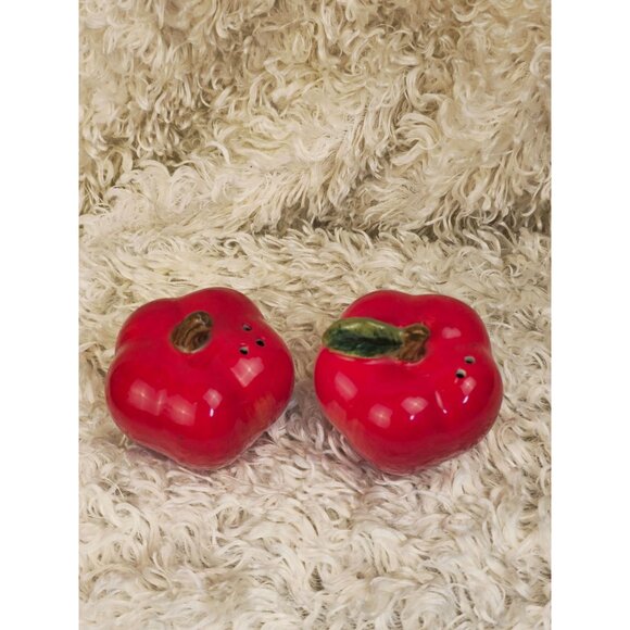 Vintage Apple Salt and Pepper Shakers - Picture 2 of 6